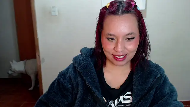 Snapshot of annie3 chatting on 01.18.25 annie3 online show from 01.18.25