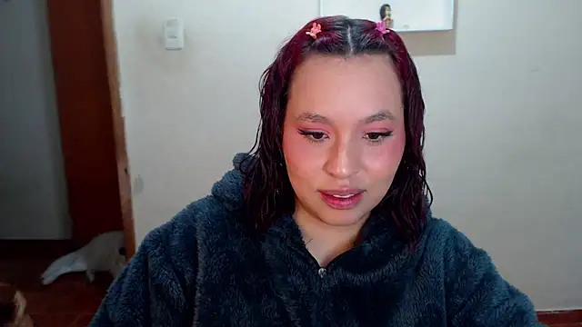 Snapshot of annie3 chatting on 01.20.25 annie3 online show from 01.20.25