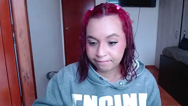 Snapshot of annie3 chatting on 02.17.25 annie3 online show from 02.17.25