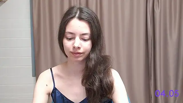 Snapshot of sweet_sweet_angel chatting on 05.04.26 sweet sweet angel online show from 05.04.26
