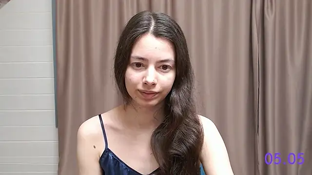Snapshot of sweet_sweet_angel chatting on 05.05.26 sweet sweet angel online show from 05.05.26