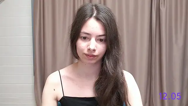 Snapshot of sweet_sweet_angel chatting on 05.12.26 sweet sweet angel online show from 05.12.26