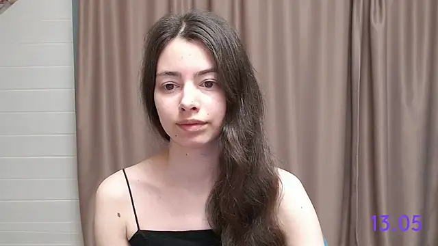 Snapshot of sweet_sweet_angel chatting on 05.13.26 sweet sweet angel online show from 05.13.26