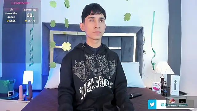 Snapshot of Thayler_jones chatting on 03.18.25 Thayler jones online show from 03.18.25