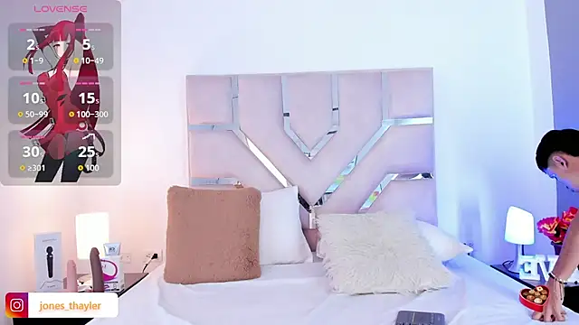 Thayler jones online show from 12.04.25