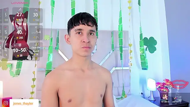 Snapshot of Thayler_jones chatting on 03.05.26 Thayler jones online show from 03.05.26