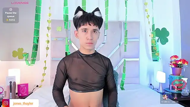 Snapshot of Thayler_jones chatting on 03.13.26 Thayler jones online show from 03.13.26