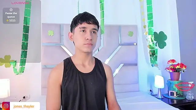 Snapshot of Thayler_jones chatting on 03.27.26 Thayler jones online show from 03.27.26