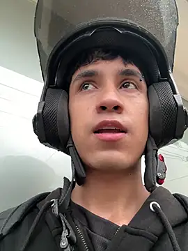 Snapshot of Thayler_jones chatting on 04.15.26 Thayler jones online show from 04.15.26