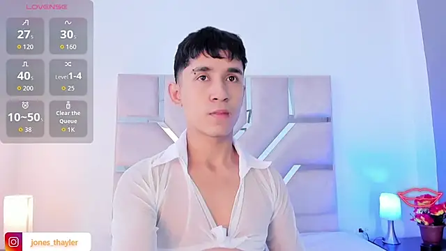 Snapshot of Thayler_jones chatting on 04.16.26 Thayler jones online show from 04.16.26