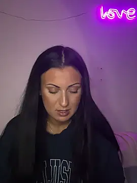 Snapshot of SweNatasha chatting on 12.12.24 SweNatasha online show from 12.12.24