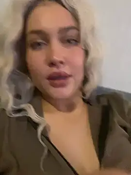 KikiWatson online show from 01.18.25