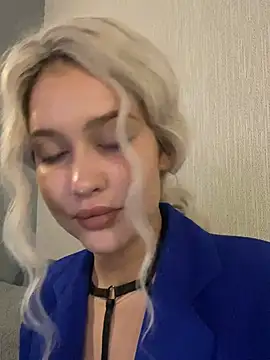 KikiWatson online show from 01.19.25