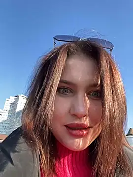 KikiWatson online show from 01.25.25