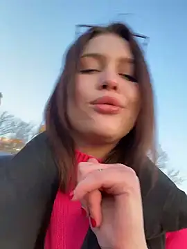 KikiWatson online show from 01.26.25