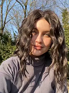 KikiWatson online show from 02.13.25