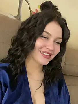 KikiWatson online show from 02.21.25