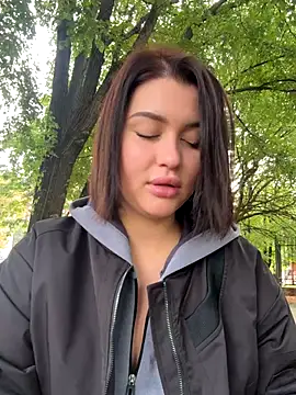 KikiWatson online show from 09.19.25