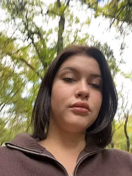 KikiWatson online show from 10.11.25