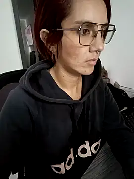 your red rose  online show from 01.13.25