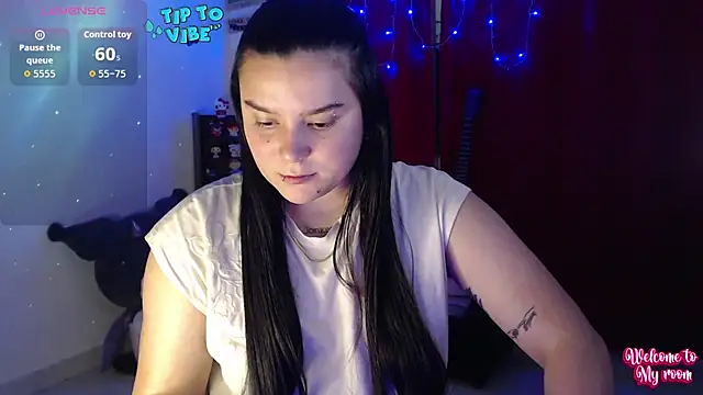 Snapshot of Nika_1_ chatting on 10.23.25 Nika 1 online show from 10.23.25