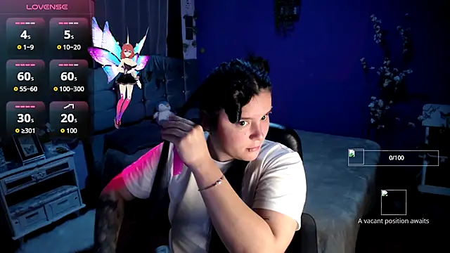 Snapshot of Nika_1_ chatting on 11.26.25 Nika 1 online show from 11.26.25