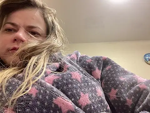 Snapshot of SkyAdelina241 chatting on 01.23.25 SkyAdelina241 online show from 01.23.25