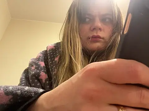 Snapshot of SkyAdelina241 chatting on 01.24.25 SkyAdelina241 online show from 01.24.25