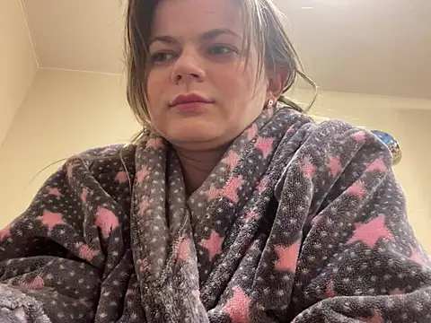 Snapshot of SkyAdelina241 chatting on 01.27.25 SkyAdelina241 online show from 01.27.25