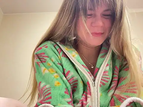 Snapshot of SkyAdelina241 chatting on 02.04.25 SkyAdelina241 online show from 02.04.25