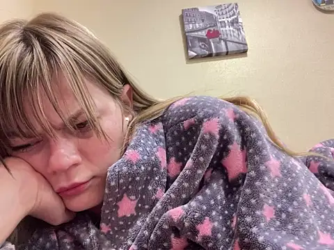 Snapshot of SkyAdelina241 chatting on 02.05.25 SkyAdelina241 online show from 02.05.25