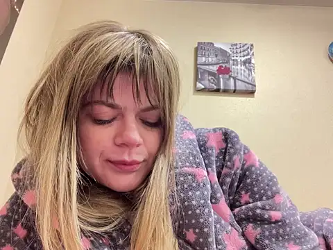 Snapshot of SkyAdelina241 chatting on 02.06.25 SkyAdelina241 online show from 02.06.25