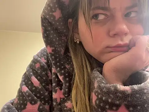 Snapshot of SkyAdelina241 chatting on 02.11.25 SkyAdelina241 online show from 02.11.25