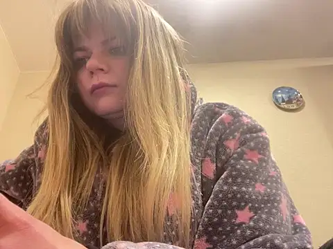 Snapshot of SkyAdelina241 chatting on 02.12.25 SkyAdelina241 online show from 02.12.25