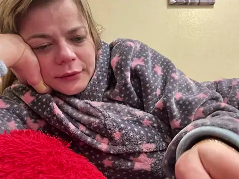 Snapshot of SkyAdelina241 chatting on 02.22.25 SkyAdelina241 online show from 02.22.25