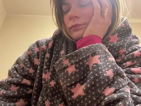 Snapshot of SkyAdelina241 chatting on 02.26.25 SkyAdelina241 online show from 02.26.25