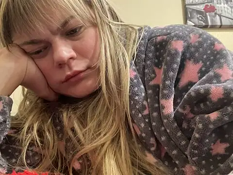 Snapshot of SkyAdelina241 chatting on 02.27.25 SkyAdelina241 online show from 02.27.25