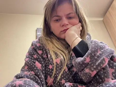 Snapshot of SkyAdelina241 chatting on 02.28.25 SkyAdelina241 online show from 02.28.25