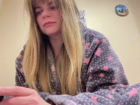 Snapshot of SkyAdelina241 chatting on 02.28.25 SkyAdelina241 online show from 02.28.25