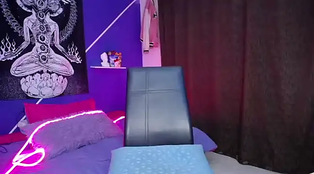 Snapshot of Bad_kitty777 chatting on 12.19.24 Bad kitty777 online show from 12.19.24