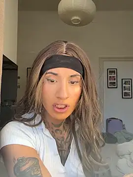 Snapshot of Bad_kitty777 chatting on 10.28.25 Bad kitty777 online show from 10.28.25