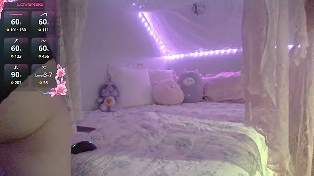 Snapshot of DanniHall chatting on 03.16.25 DanniHall online show from 03.16.25