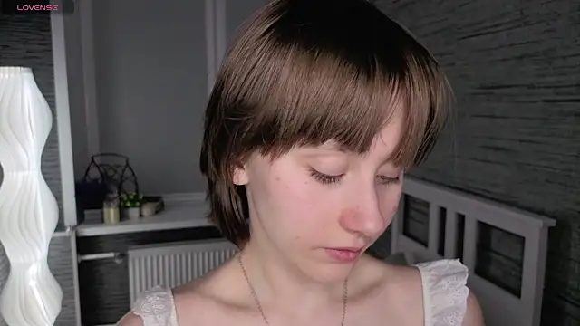 Snapshot of EthalBuffkin chatting on 05.04.26 EthalBuffkin online show from 05.04.26