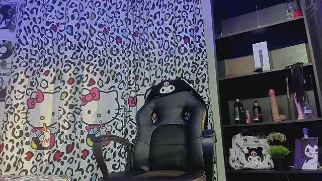 yulianademond66 online show from 10.25.25