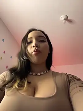 MadelineBenet online show from 04.07.26