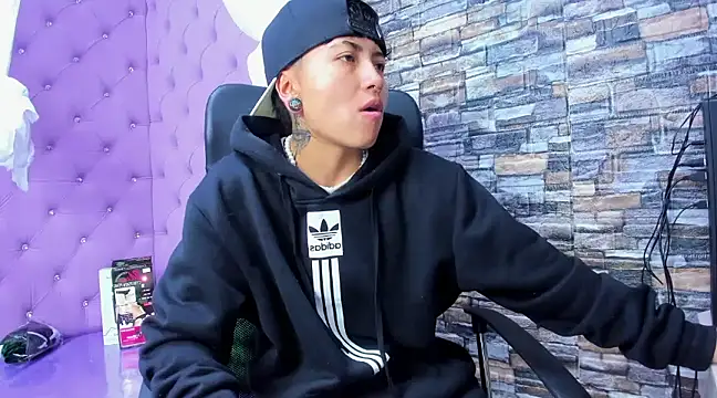 Im Mathias online show from 03.18.25