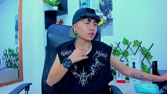 Im Mathias online show from 10.18.25