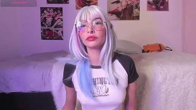 Luna-Chann online show from 11.23.25