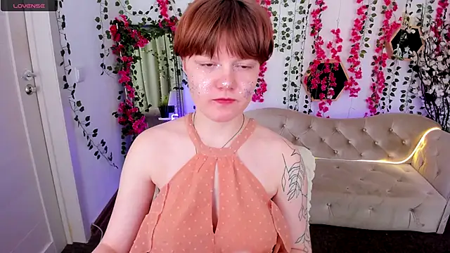 DreamyLuna online show from 11.29.25