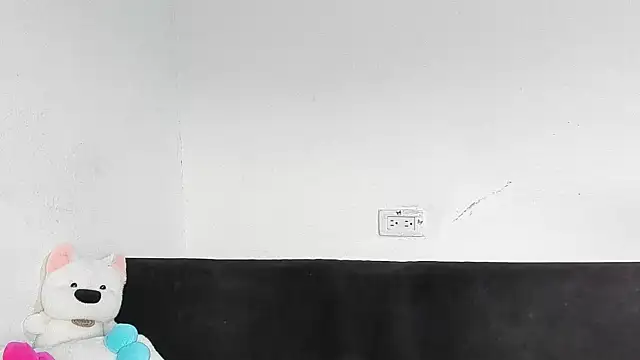 Snapshot of salome_daniel chatting on 06.17.26 salome daniel online show from 06.17.26